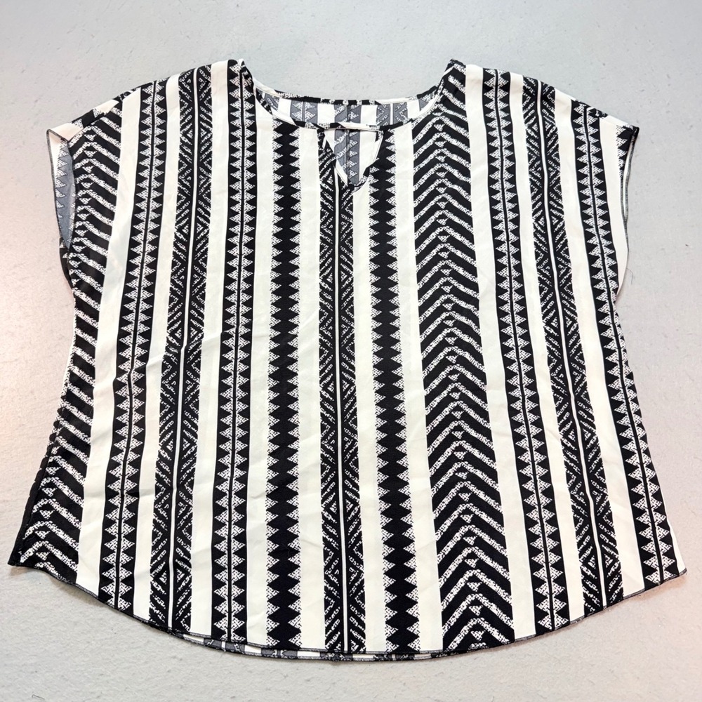 SHEIN 1XL Black & White Vertical Stripe Sleeveless Blouse Casual Tank Top